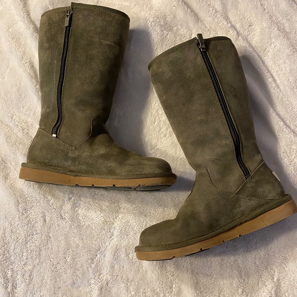 Green Ugg boot with pocket, size 6 - Picture 2 of 12